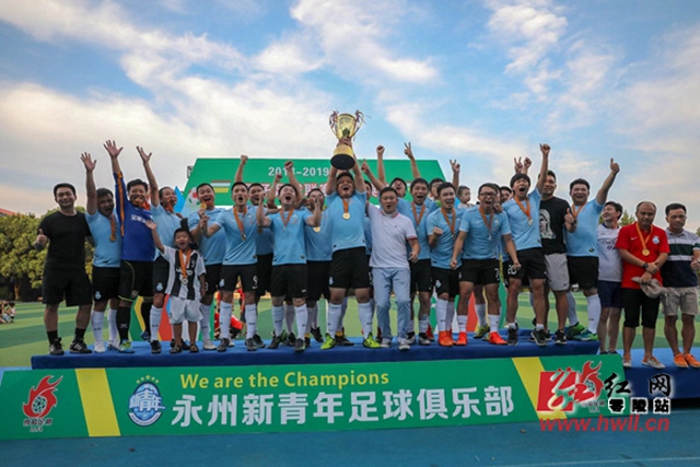 巴萨签下16岁边锋埃里克-多明格斯，将加入青年B队